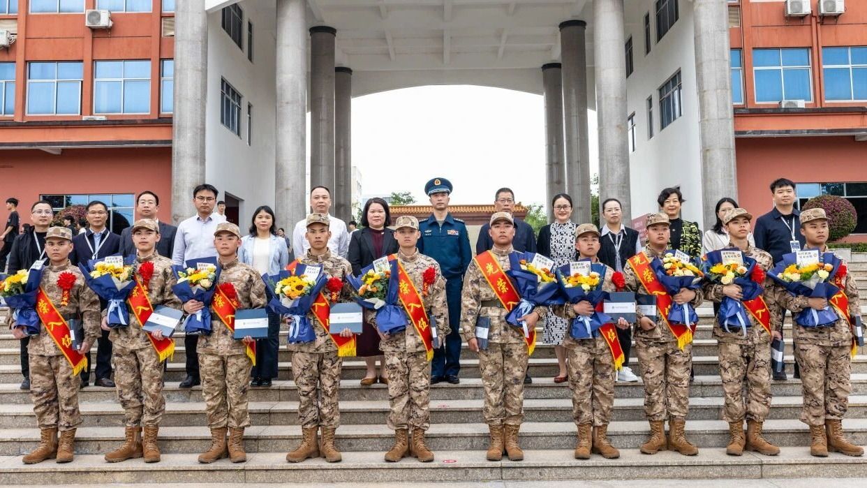 青春献国防 壮志赴军营——广西英华国际职业学院举行2026年光荣入伍学生欢送会