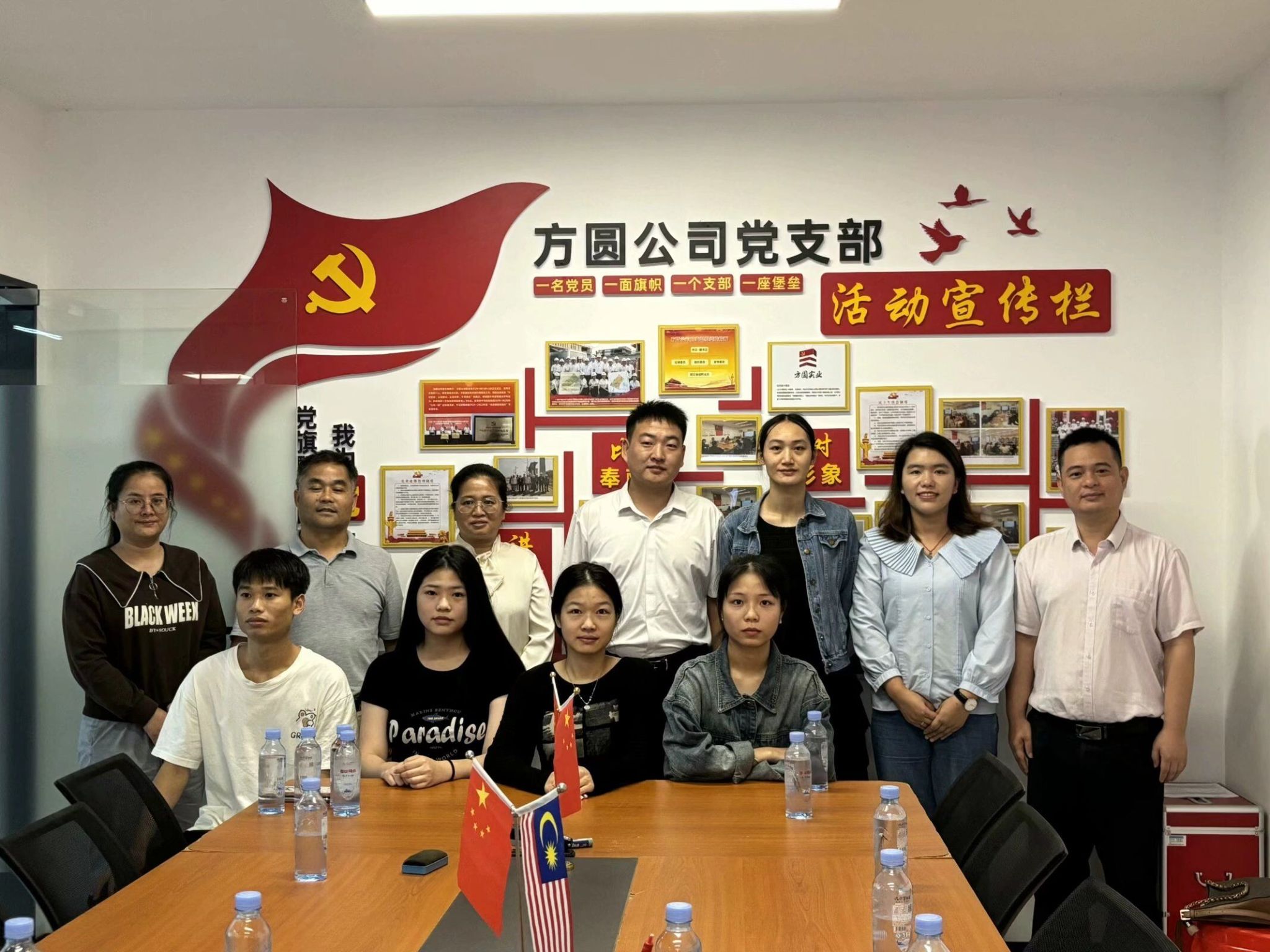广西英华经管学院调研组赴中马园区看望实习学生
