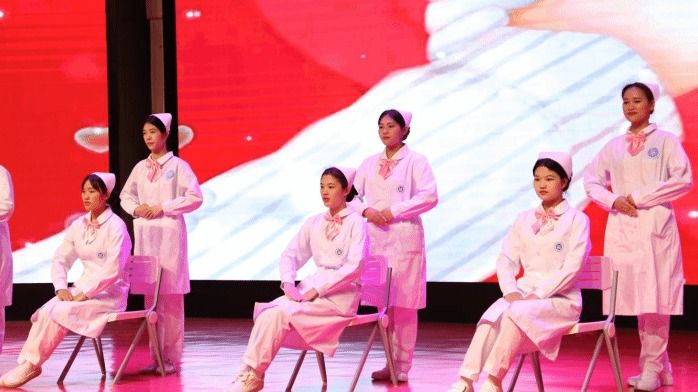 薪火相传，接力天使之路| 我院举办纪念“5.12”国际护士节112周年暨授帽仪式活动