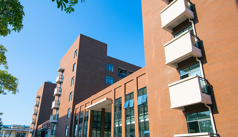 学生公寓楼外景